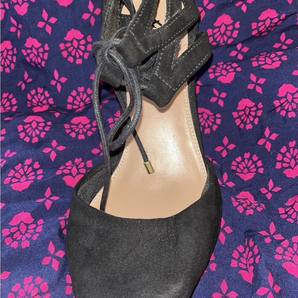 Elegant Black Lace-Up Women's Shoes - Picture 2 of 5